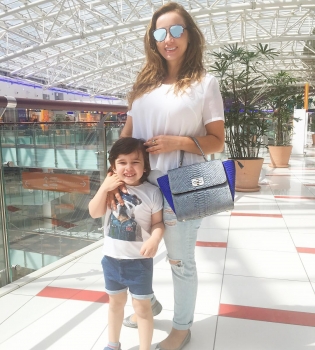 Стиляга из Москвы: Анфиса Чехова поделилась фотографиями повзрослевшего сына