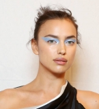 Ирина Шейк блистает на показе Versace