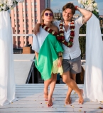 Анатолий Анатолич и его жена устроили гавайскую свадьбу