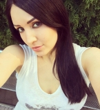 Ангелина Завальская впервые показала свою маленькую дочь