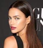 Ирина Шейк блистает в роскошном наряде Givenchy