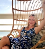 Семейный отдых: Риз Уизерспун поделилась яркими кадрами с близкими