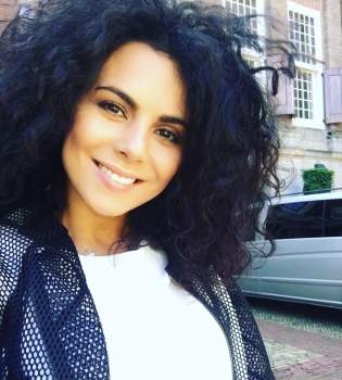 Похудевшая Настя Каменских соблазняет фигурой в купальнике