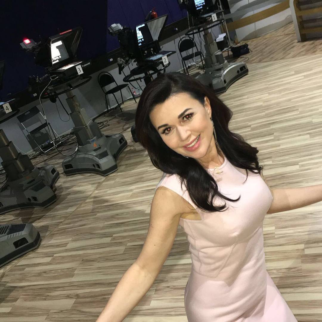 45-летняя Анастасия Заворотнюк опубликовала фото без косметики