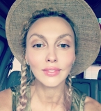 Обнаженная Ольга Полякова показала, как смотрела финальный матч Евро-2016