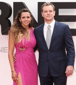 Мэтт Дэймон и его жена Лусиана Барросо