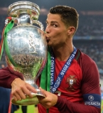 Отдых после ЕВРО-2016: Криштиану Роналду путешествует с семьей