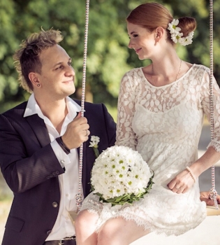 Экс-солистка t.A.T.u показала своего мужа и маленького сынишку