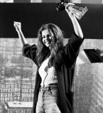 Фото Селены Гомес стало самым популярным за всю историю Instagram