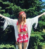 Надя Дорофеева восхитила поклонников стройной фигурой в купальнике