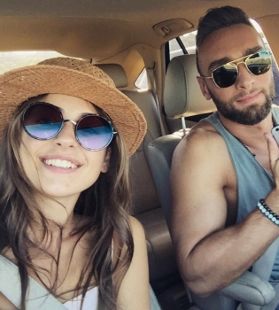 Победительница шоу &quot;Холосятк-6&quot; Алена Лесык и Иракли Макацария оправились отдыхать в Одессу