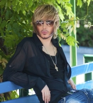 Сергей Зверев хочет представлять Россию на &quot;Евровидении-2017&quot;