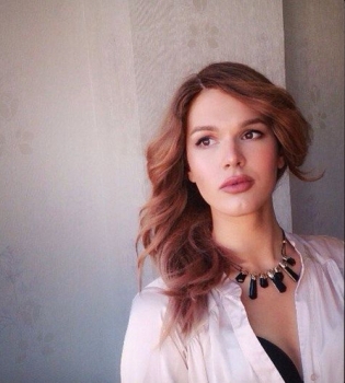 Экс-Борис Апрель с женским именем участвует в российском талант-шоу