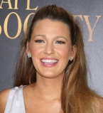 Трогательный момент: Блейк Лайвли позирует с отцом