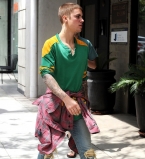 Джастин Бибер бегает по Нью-Йорку в поисках покемонов