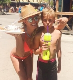 Бритни Спирс продемонстрировала упругое тело во время отдыха с детьми