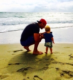 Богатыри и Дюймовочка: Арнольд Шварценеггер и Владимир Кличко с дочерью сделали совместное фото