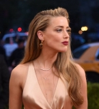 Эмбер Херд отказала Джонни Деппу в просьбе сделать бракоразводный процесс закрытым для СМИ