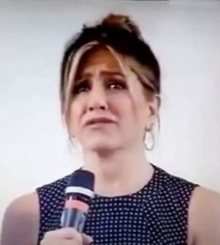 Дженнифер Энистон: &quot;У всех бывают времена, когда не понимаешь, как жить дальше&quot;