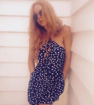 Линдсей Лохан обратилась к поклонникам с просьбой оставить ее в покое