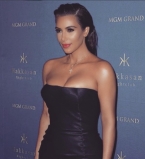 Ким Кардашьян в сексуальном наряде покорила Лас-Вегас