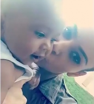 Редкий кадр: Ким Кардашьян опубликовала снимок подросшего сына