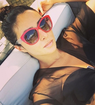 Злата Огневич на отдыхе