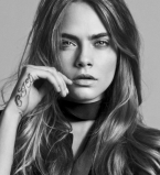 Кара Делевинь блистает на обложке британского Vogue