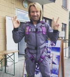 Олег Винник прыгнул с парашютом