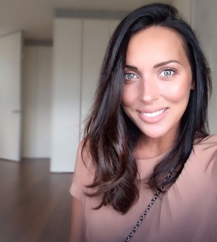 Алсу родит третьего ребенка в Израиле