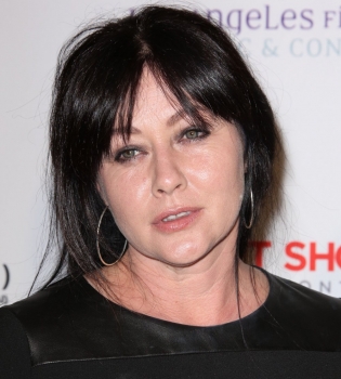 Коллега Шэннен Доэрти Джейсон Пристли поддержал ее в борьбе с раком