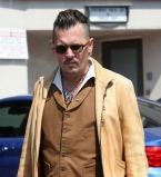 Довели: Джонни Депп попытался проучить надоедливого папарацци