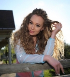 Яна Соломко и ее муж отметили дни рождения в гавайском стиле