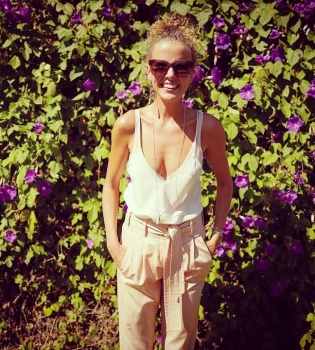 Инна Цимбалюк поделилась красочными фотографиями из путешествия по Франции