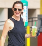 В форме: Дженнифер Гарнер показала подтянутую фигуру после тренировки