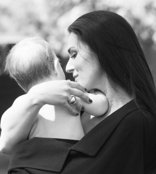 Маша Ефросинина с сыном Сашей