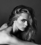 Кара Делевинь полностью оголилась для новой фотосессии Esquire