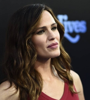 Дженнифер Гарнер фото 2016