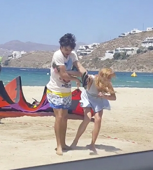 В сеть попало видео драки Линдси Лохан с экс-бойфрендом Егором Тарабасовым