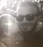 Тихий час: малышка Харпер уснула на папе Дэвиде Бекхэме