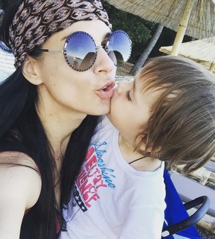 Маша Ефросинина умилила поклонников трогательным семейным фото