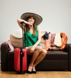 Девушка собирается в дорогу