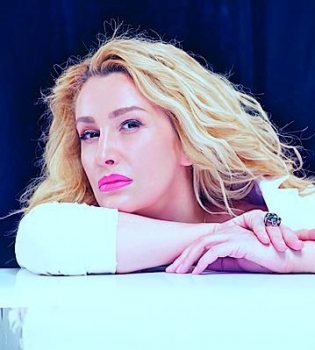 Снежана Егорова в фотосессии для Viva!