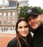 Дженсен Эклз станет папой двух близнецов