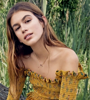 Кайя Гербер снялась в стильной фотосессии для Teen Vogue