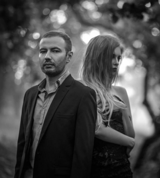 Сын Таисии Повалий снялся с супругой в мистической фотосессии