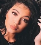 Кайли Дженнер без макияжа