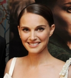 Натали Портман продемонстрировала точеную фигуру в элегантном наряде