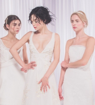 Мария Яремчук выбрала свадебное платье с откровенным вырезом