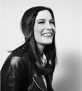 Крупным планом: Лив Тайлер опубликовала трогательное фото дочери